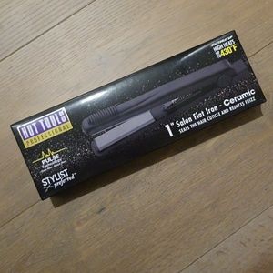 Hot tools flat iron